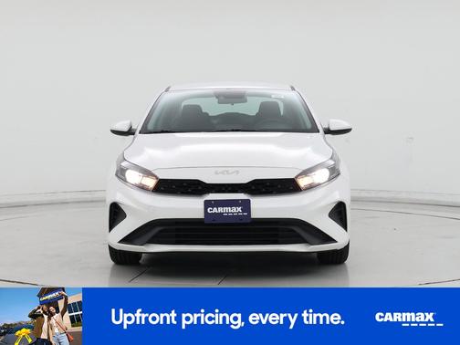 White 2024 Kia Forte LXS