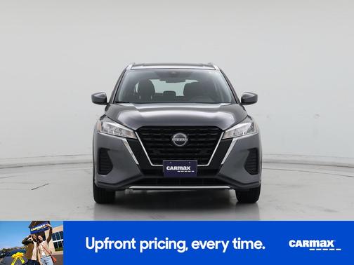 Gray 2022 Nissan Kicks SV