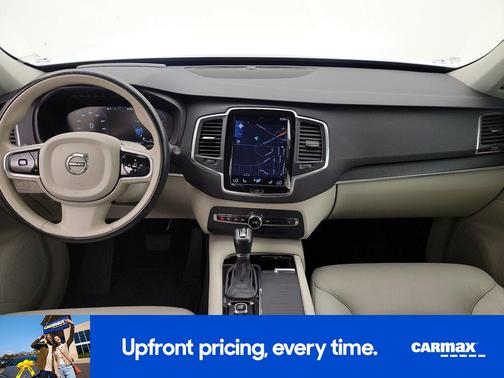 2020 Volvo XC90 T6 Momentum