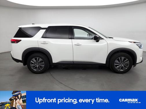 2024 Nissan Pathfinder S