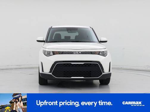 White 2025 Kia Soul LX
