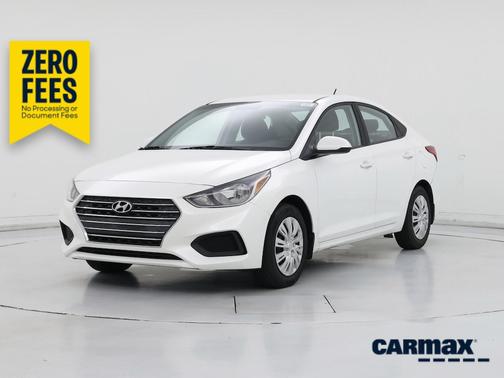 White 2018 Hyundai Accent SE