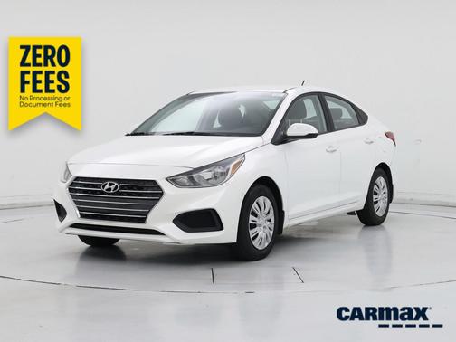 White 2018 Hyundai Accent SE