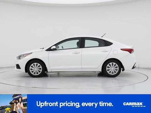 White 2018 Hyundai Accent SE