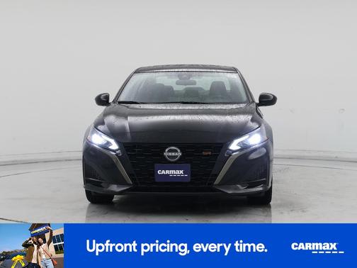 Black 2023 Nissan Altima SR