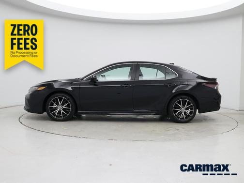Black 2024 Toyota Camry SE