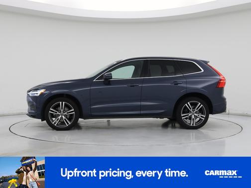 Blue 2018 Volvo XC60 T5 Momentum