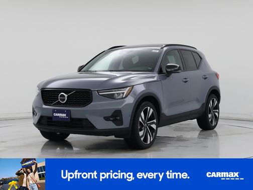 Gray 2023 Volvo XC40 B5 Plus Dark Theme