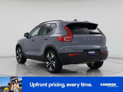 Gray 2023 Volvo XC40 B5 Plus Dark Theme