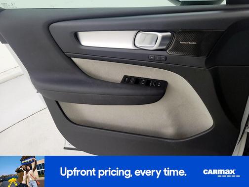 2020 Volvo XC40 T5 Momentum