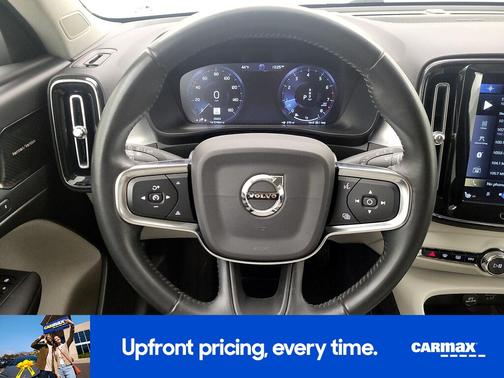 2020 Volvo XC40 T5 Momentum