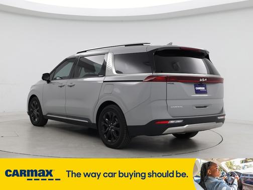 2023 Kia Carnival SX