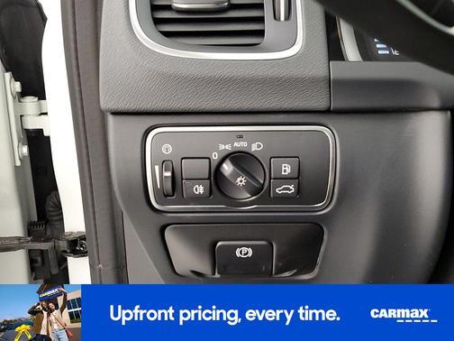 2016 Volvo V60 Cross Country T5