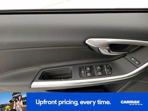 2016 Volvo V60 Cross Country T5