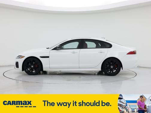 2024 Jaguar XF R-Dynamic SE