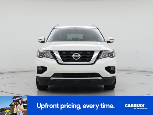 White 2018 Nissan Pathfinder SV
