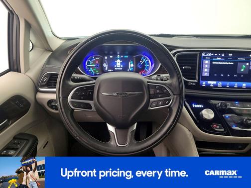 Gray 2022 Chrysler Pacifica Hybrid Limited