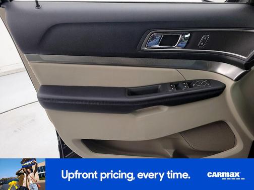 Black 2018 Ford Explorer XLT