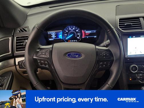Black 2018 Ford Explorer XLT