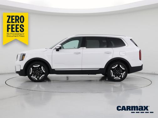 White 2024 Kia Telluride S
