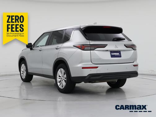 Silver 2025 Mitsubishi Outlander ES