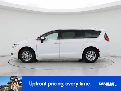 White 2023 Chrysler Voyager LX