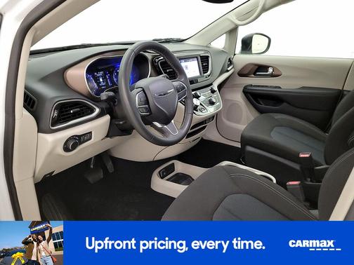 White 2023 Chrysler Voyager LX