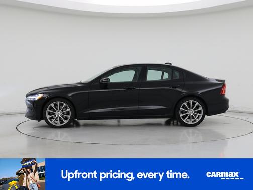 Black 2021 Volvo S60 T5 Momentum