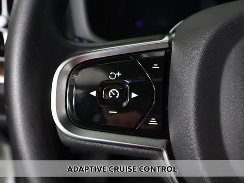 2024 Volvo S60 B5 Plus Dark Theme