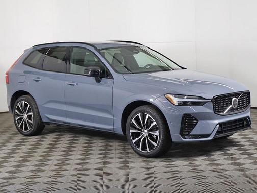 2024 Volvo XC60 B5 Plus Dark Theme