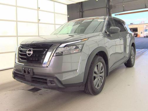 2024 Nissan Pathfinder S 4WD