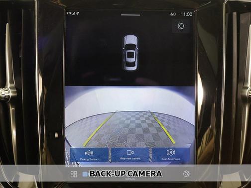 2024 Volvo S60 B5 Core Dark Theme