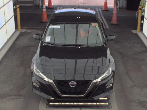 2022 Nissan Altima SR FWD