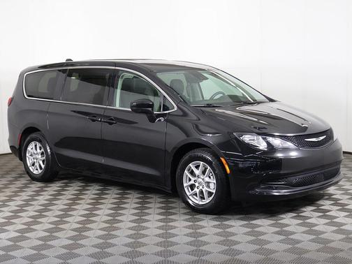 2024 Chrysler Voyager LX