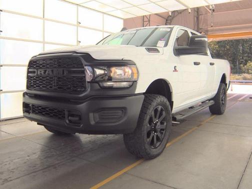 2024 RAM 3500 Tradesman Crew Cab 4x4 6'4' Box