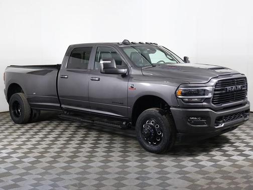 2024 RAM 3500 Laramie Crew Cab 4x4 8' Box