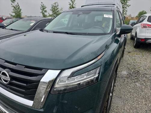 2024 Nissan Pathfinder SL 4WD