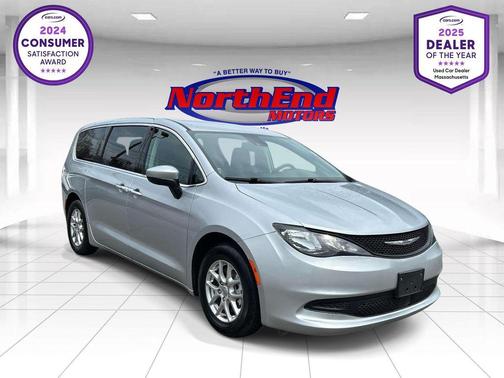 Silver Mist Clearcoat 2023 Chrysler Voyager LX