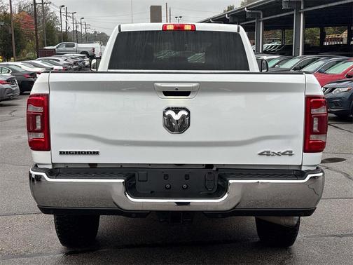 2022 RAM 2500 Big Horn Crew Cab 4x4 8' Box