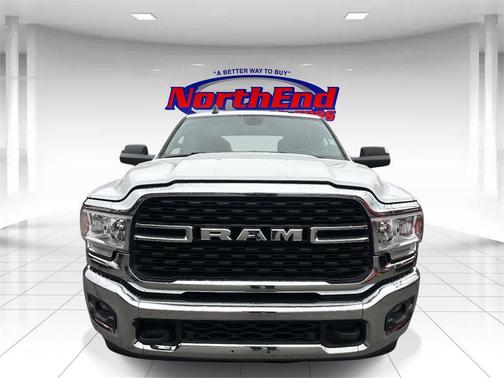 2022 RAM 2500 Big Horn Crew Cab 4x4 8' Box