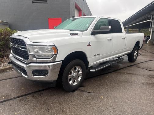 2022 RAM 2500 Big Horn Crew Cab 4x4 8' Box