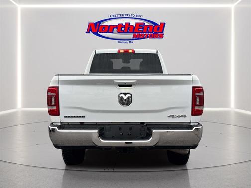 2022 RAM 2500 Big Horn Crew Cab 4x4 8' Box