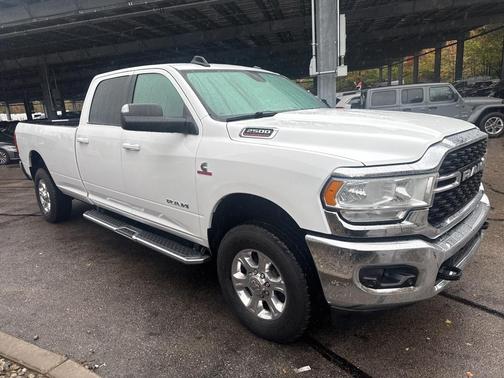 2022 RAM 2500 Big Horn Crew Cab 4x4 8' Box