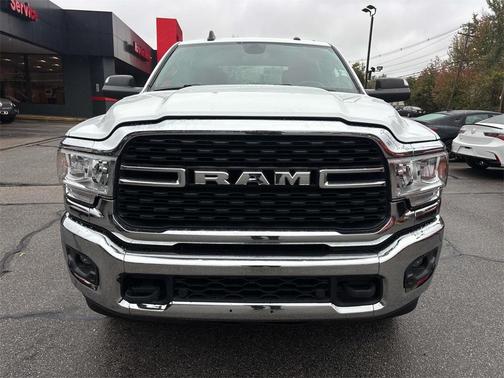 2022 RAM 2500 Big Horn Crew Cab 4x4 8' Box