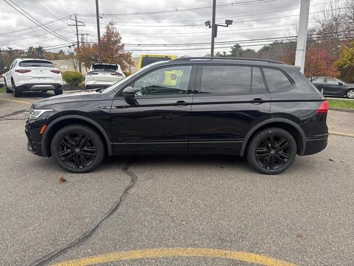 2022 Volkswagen Tiguan 2.0T SE R-Line Black 4MOTION