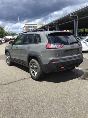 Sting-Gray Clearcoat 2022 Jeep Cherokee Trailhawk