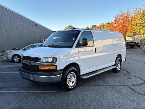 Summit White 2025 Chevrolet Express 2500 LT