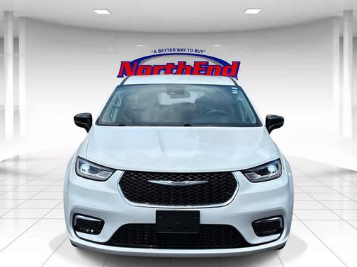 Bright White Clearcoat 2024 Chrysler Pacifica Touring L