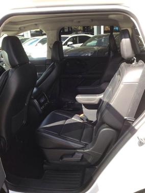 Pristine White Metallic Tri-Coat 2022 Lincoln Aviator Reserve AWD