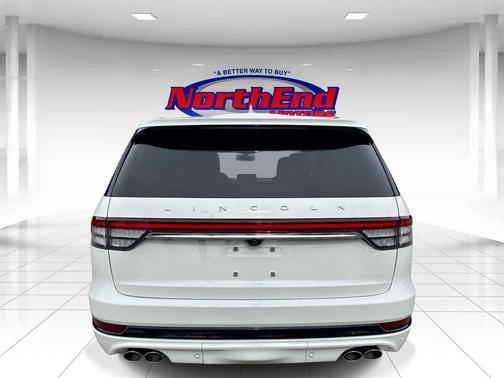 Pristine White Metallic Tri-Coat 2022 Lincoln Aviator Reserve AWD